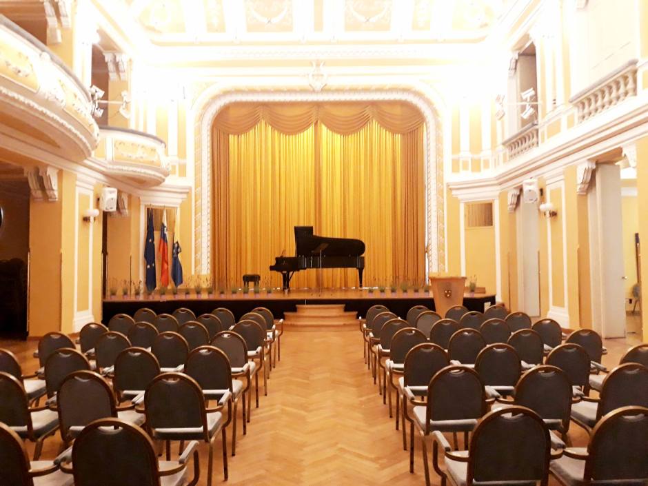 36297797_1773382539396699_4314495893819621376_o